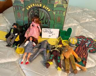 #130 Vintage (1974) The Wizard of Oz Emerald City playset 7 figures as is $85.00