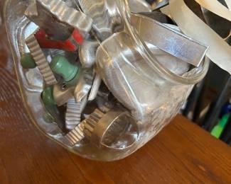 #95 Glass Jar w/vintage Cookie Cutters - Set $25.00