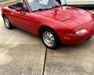 1993 Red Garage kept Miata Sports car with 109k miles, 2 owner, new tires, timing belt and clutch. We will take offers and award to highest bidder on Friday 1-31-25 at noon if bid makes the reserve.