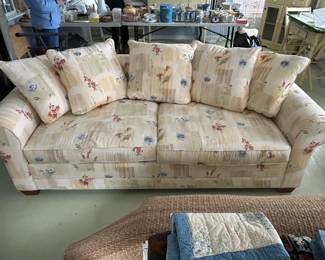 #161 Alexvale /Lazy Boy Cream Floral Loveseat - 90" L $75.00