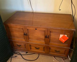 #17 Lane Cedar Chest - w/1 Long Drawer - 41x19x25 - You Move $125.00