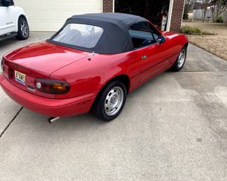 1993 Red Garage kept Miata Sports car with 109k miles, 2 owner, new tires, timing belt and clutch. We will take offers and award to highest bidder on Friday 1-31-25 at noon if bid makes the reserve.