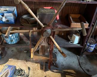 #186 Primitive Spinning Wheel (as-is) $20.00