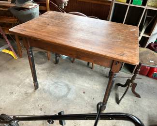 #190 Primitive Farmhouse table 42x27x31 $35.00