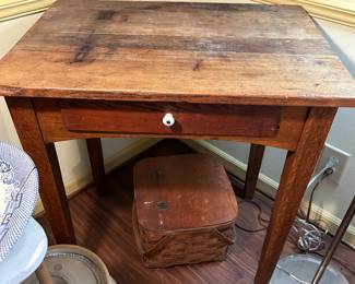 #40 Table w/faux Drawer (needs Reattaching 28x20x30 $25.00
