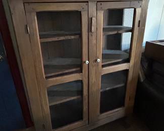 #78 Hand-made Wood w/chicken wire 3 shelf display cabinet w/2 doors - 39x1556 $65.00