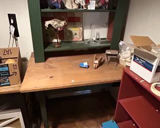 #114 Painted wooden desk with separate hutch top 40x28x30/61 $30.00