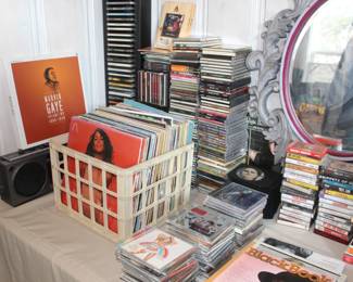 Aaliyah record, Marvin gaye, mariah carey, no doubt CD, Whitney Houston albu, Jay Z blackbook, cassette tapes 