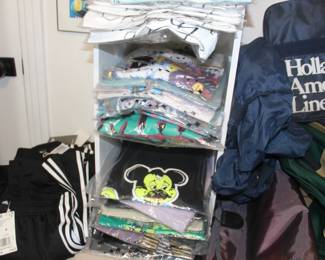 * Adidas
* Air Jordan
* Wood
* Boundless NYC
* Cashletes
* Cheap Monday
* DON Clothing
* Dunkel
* Eddie Bauer
* Format
* Fried Rice
* Fruit of the Loom
* GUESS
* MHI
* MK13
* Pendleton
* Sassoon
* Star Wars
* The Arrow Company
* WESC