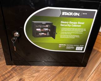Stack-On security cabinet - Like new!!!