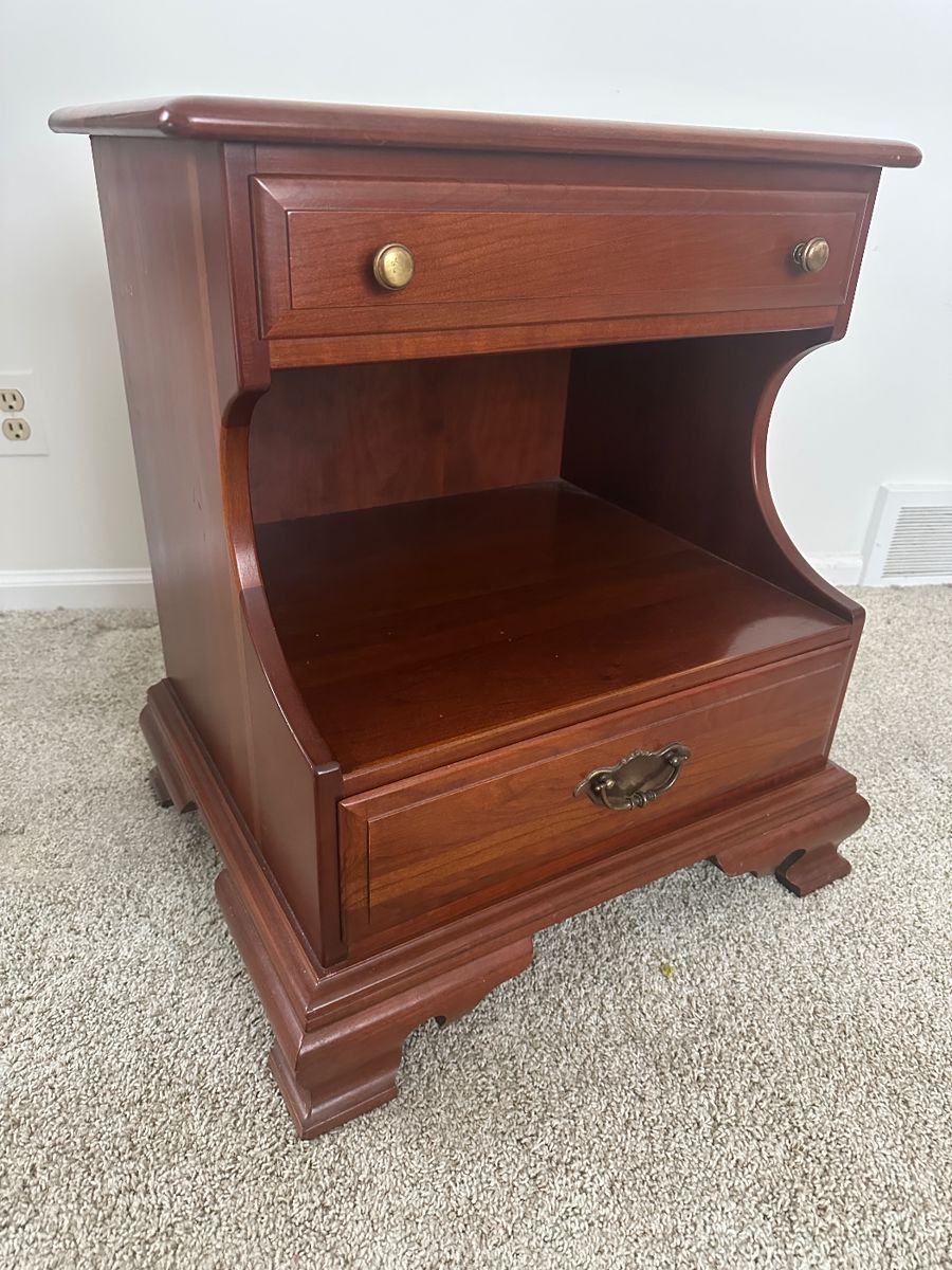 Lot (13) - Solid Cherry Nightstand - Taylor Jamestown - 2 dovetail drawers 22"w 14.5d 25.5h.