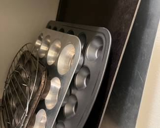Baking Pans, Muffin Pans, etc.