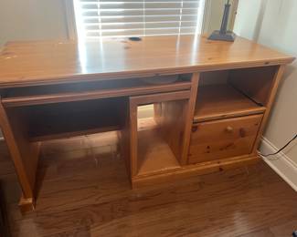 Desk- Eligible for Pre-sale. $150