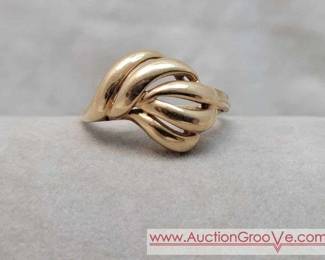 2 14K Gold Ring Size 8 14.