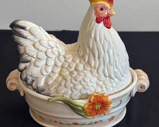 Fitz and Floyd covered vegetable bowl
