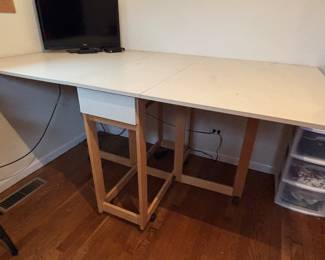 Hobby table