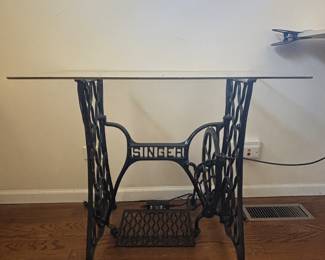 Singer sewing table