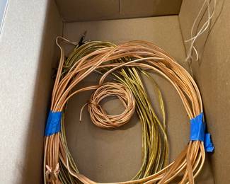 Speaker wire 