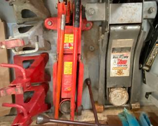 Pittsburg 3 ton floor jack