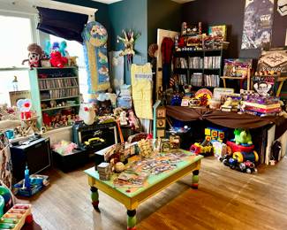 BEDROOM #4.  TOYS, BOOKS, ELECTRONICS, CDS, GAMES.