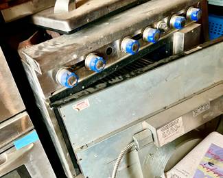 GAS COMMERCIAL STOVE