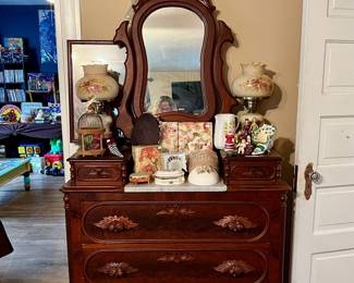 ANTIQUE DRESSER
