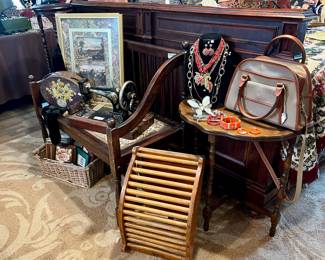 ANTIQUE BENCH