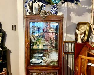 FRENCH ANTIQUE CURIO WITH BEAUTIFUL FLOWER BASKET MOTIF.