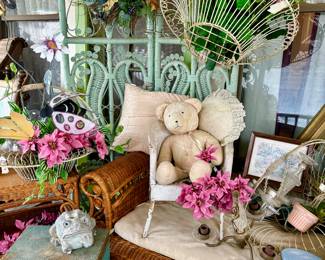 LOVE THIS WICKER BENCH, SCREENS AND END TABLE