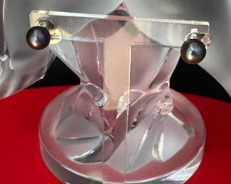 #162 - $95 - Tahitian balck pearl earrings 