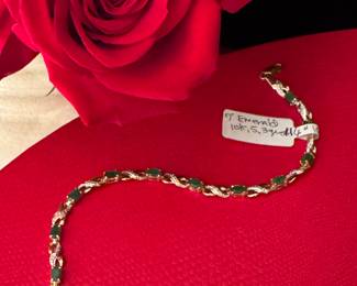 #29 - $350 -10kt yellow gold & Emerald bracelet 7" long. 5.3 grams 