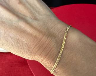 #83 - $120 - 18kt gold bracelet 2.41 gr - 8" 