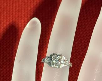 #104 - $800 - Vintage platinum ring 3.0grams. with diamonds - 0.45 ct center stone, size 5 1/2