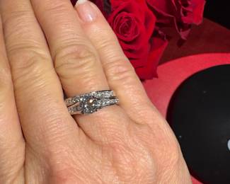 #94 - 1 1/2 ctw wedding set on 14kt white gold. Center stone 0.74 ctw. 5.5gr. Size 6 1/2 - $1,600