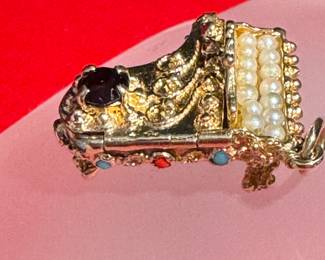 #124 - Piano charm 14kt yellow gold with multi color stones 10.8 gr - $780 