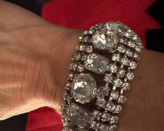 #53 - $50  - Weiss fabulous rhinestone bracelet 