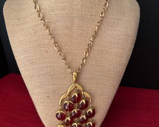 #55 - $46 - Vintage Trifari 1970's 