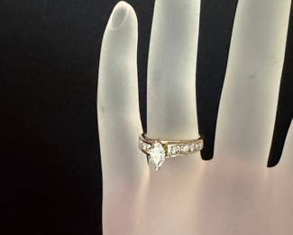#105- $1500 - 1 ctw ring (1/2 ct marquise) 14kt yellow gold 4.01 grams.Size 7.