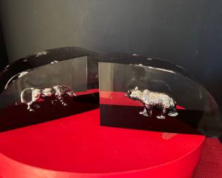 #163 - $540 - Vintage Godinger lucite bull and bear Wall Street bookends. Hard to find in the lucite. Mint condition. Size 6 x 4 approx