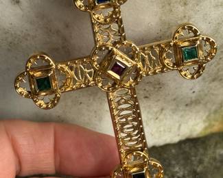 #160 - One of a kind!!!! Custom made "Jeweled Cross of Burges" 18kt yellow gold (approx 1987) mesuring 3.25" H x 2.38"W, 55.72 grams , jeweled with 4 square emeralds, 4 square sapphires & 2 rubies. Reversible cross. Hang on an 18kt gold loose rope chain, 20" long + 2.5" chain between cross and chain. chain weight 19.36 grams. $4,750. Appraisal included. 