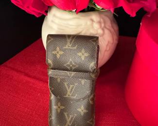 #141 - Louis vuitton LV glasses case - very good condition - 2'x7' approx.