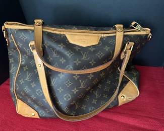 #22 - Louis Vuitton medium size M. $950