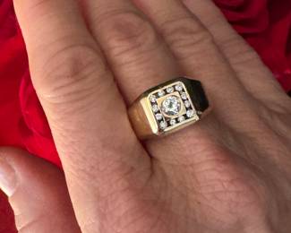 #98 - $1070 -Men ring Chevaliere, 18kt yellow gold, 1 ctw diamonds, 8.10 grams. size 11 