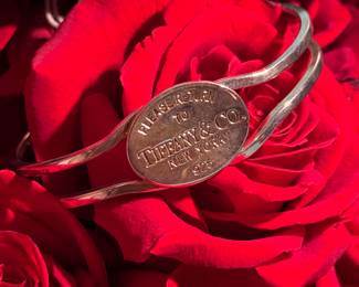#48 - Tiffany & Co style marked 925 sterling bracelet $26 