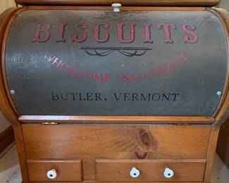 $100 Thomas Lyons Biscuit Case