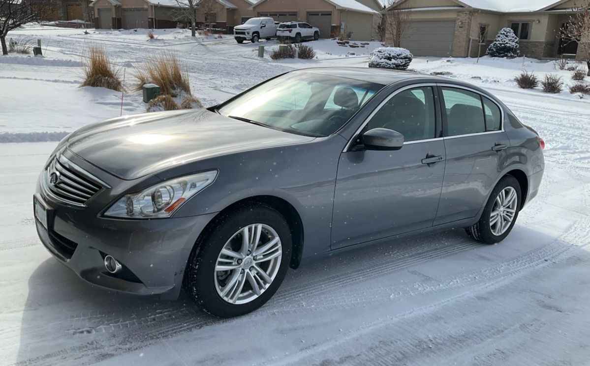 2011 Infiniti G-25