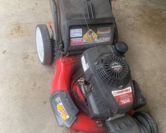 Honda Lawnmower Troy-bilt . self propelled mower w/mulch bag