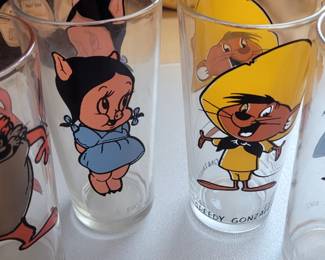 Set of 4 1973 Pepsi Looney Tunes glasses