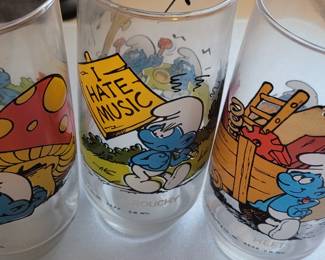 Set of 3 vintage Peyo 1982 Smurf Collectible glasses 