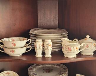 Chikaramachi handpainted China, made in Japan, 90 pieces total